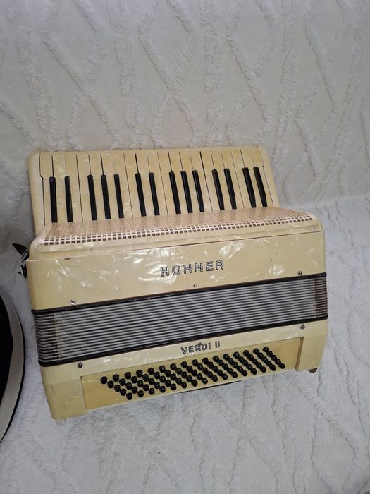 HohnerVerdi II Sită 80 bași,acord 880