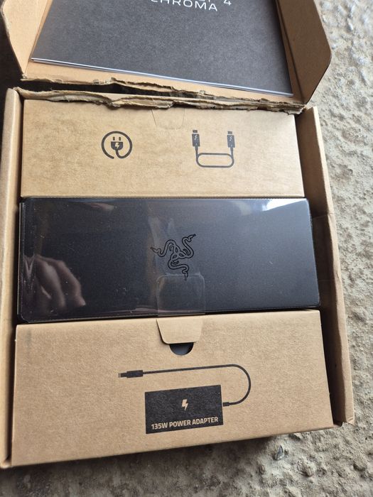 Vând Razer Thunderbolt 4 doctor chroma