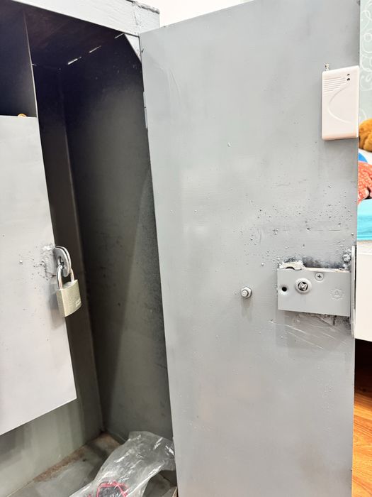 Продам сейф для офиса