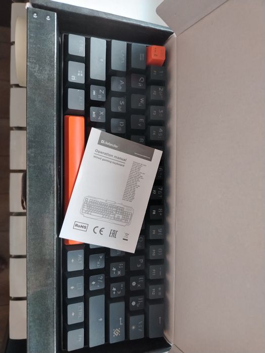 Продам клавиатуру