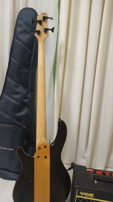 Бас Гитара CORT набор вместе с комбиком