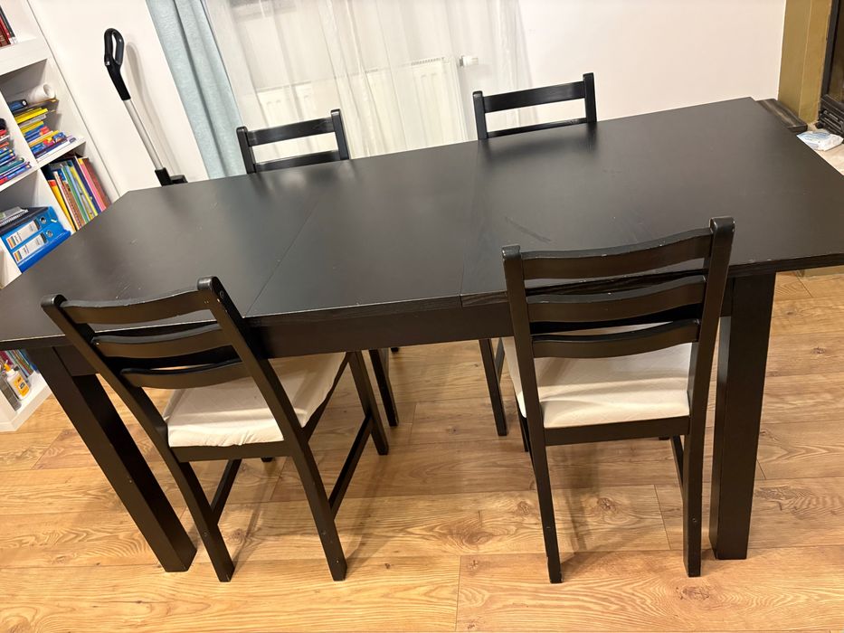 Masa extensibila ikea si 4 scaune