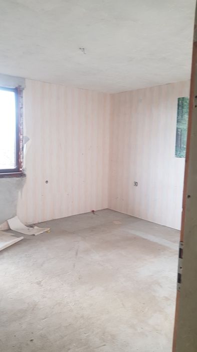 Продава къща в с.Коркина обл.Кюстендил