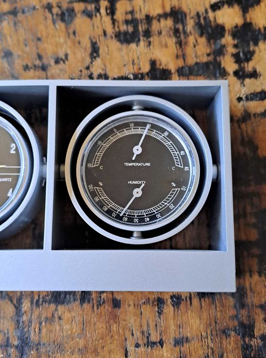 часовник, термометър, хидрометър за бюро