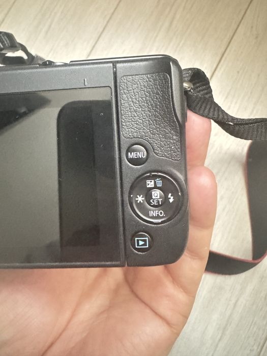 Cankn eos m10 продам