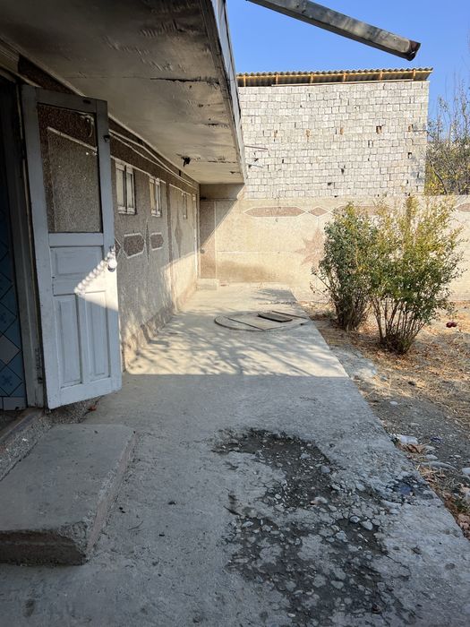 Ховли сотилади срочно