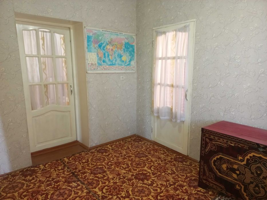 Бектемирда 3 хонали участка ва ёнида 2 сотих ер сотилади.