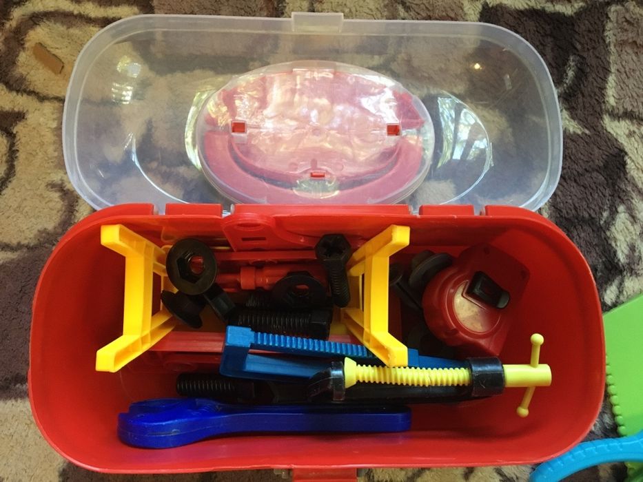 Игра Трафик и куфар с инструменти