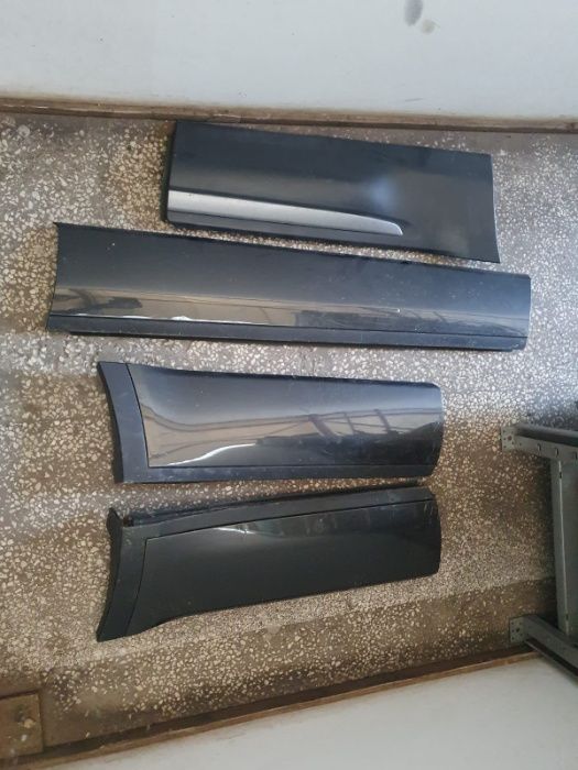 Bandou bandouri ornamente trimuri usa aripa prag Range Rover Evoque