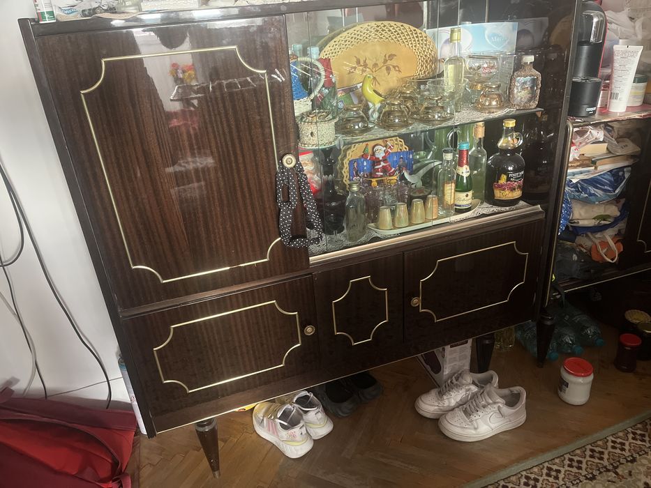 Vand mobila veche living pret negociabil