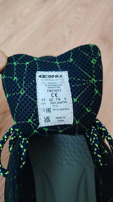 Продается спец.обувь