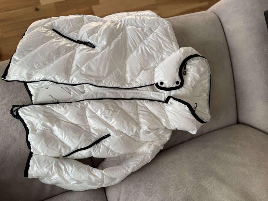 Geaca puf alba femei Moncler noua cu eticheta