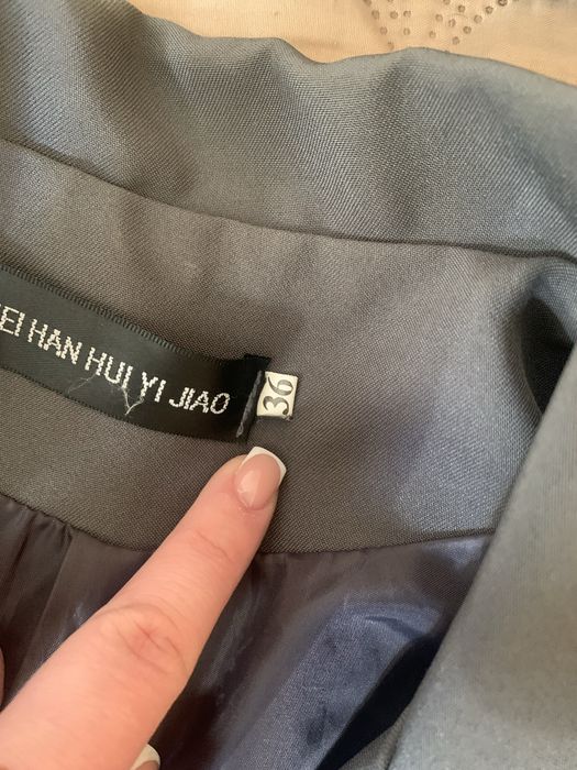 Продам пиджак новый !!