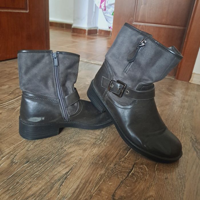 Продавам Дамски  боти