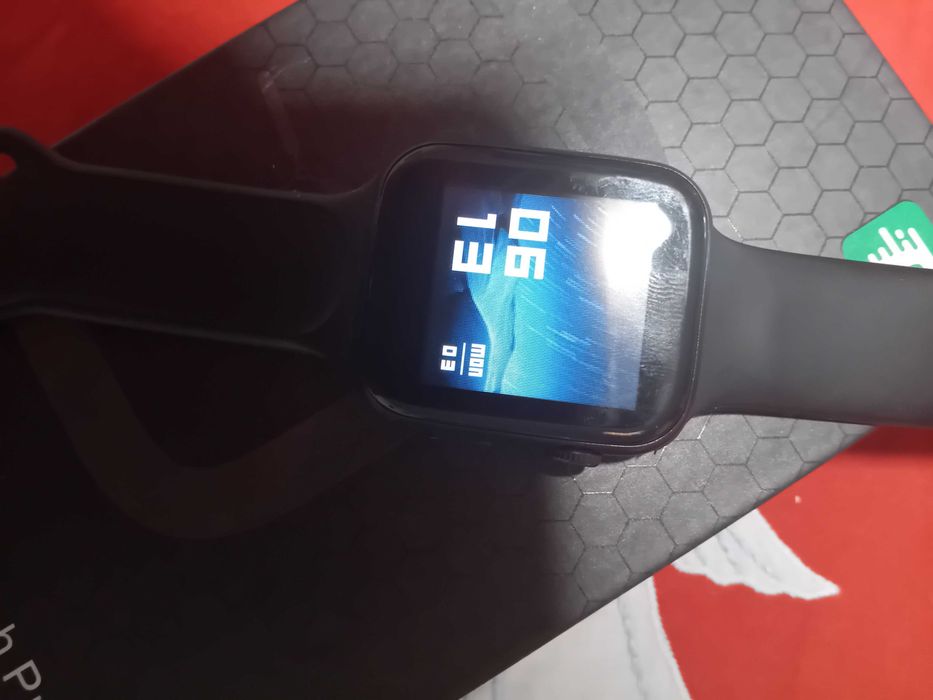 Смарт часовник..