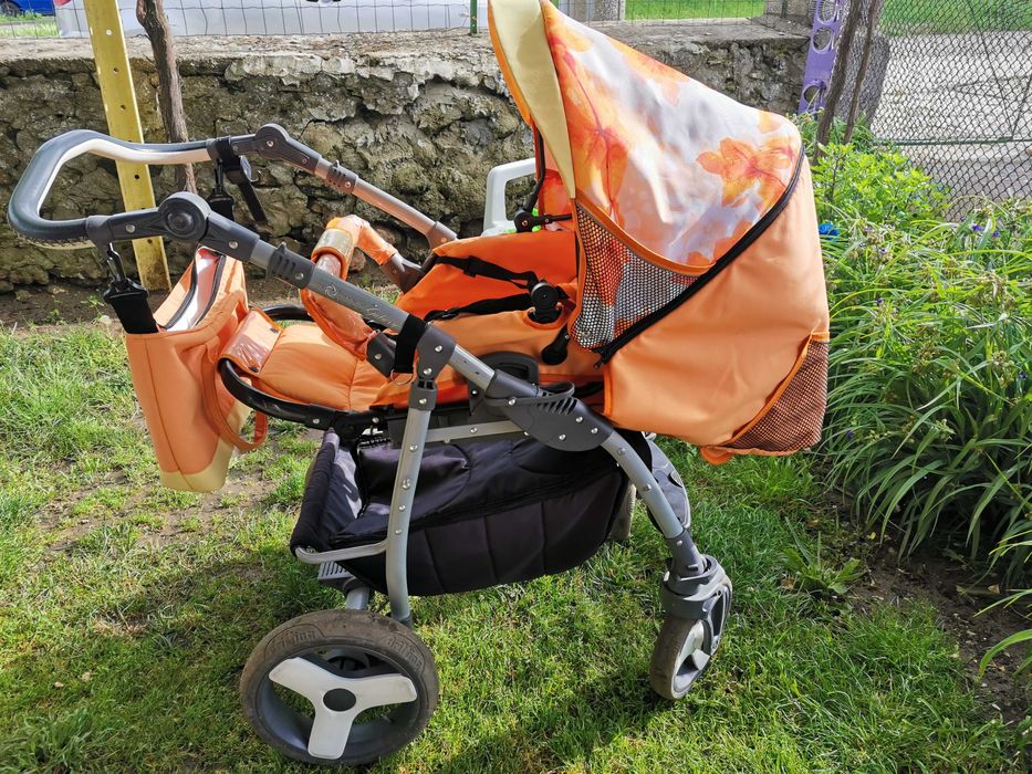 Бебешка количка с Не надуваеми гуми