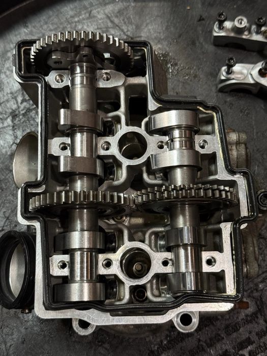 Aprilia RSV4 OEM Глава Преден Цилиндър