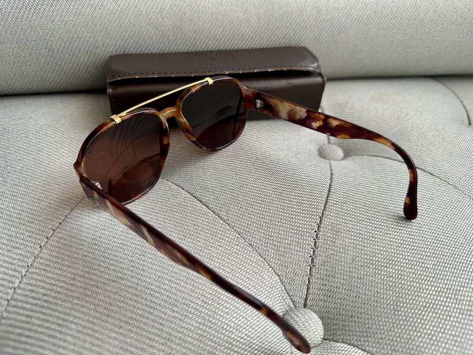 Ochelari de soare Carrera impecabili 250 lei