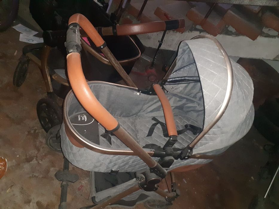 Срочно продам коляску