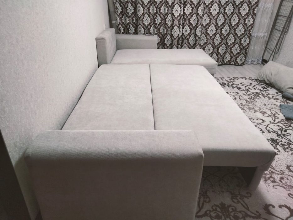 Продам угловой диван 80000