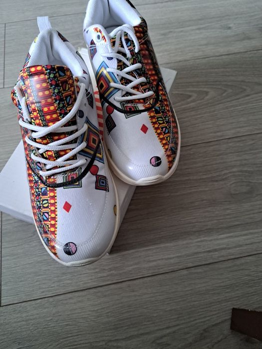 Adidași dama!Model deosebit!Nepurtati!