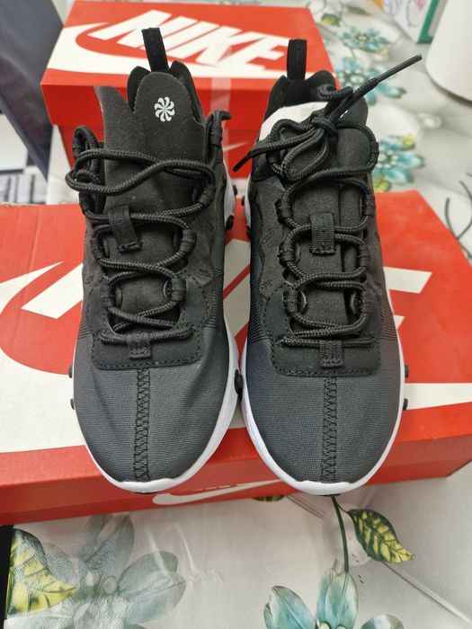 Adidasi damă Nike