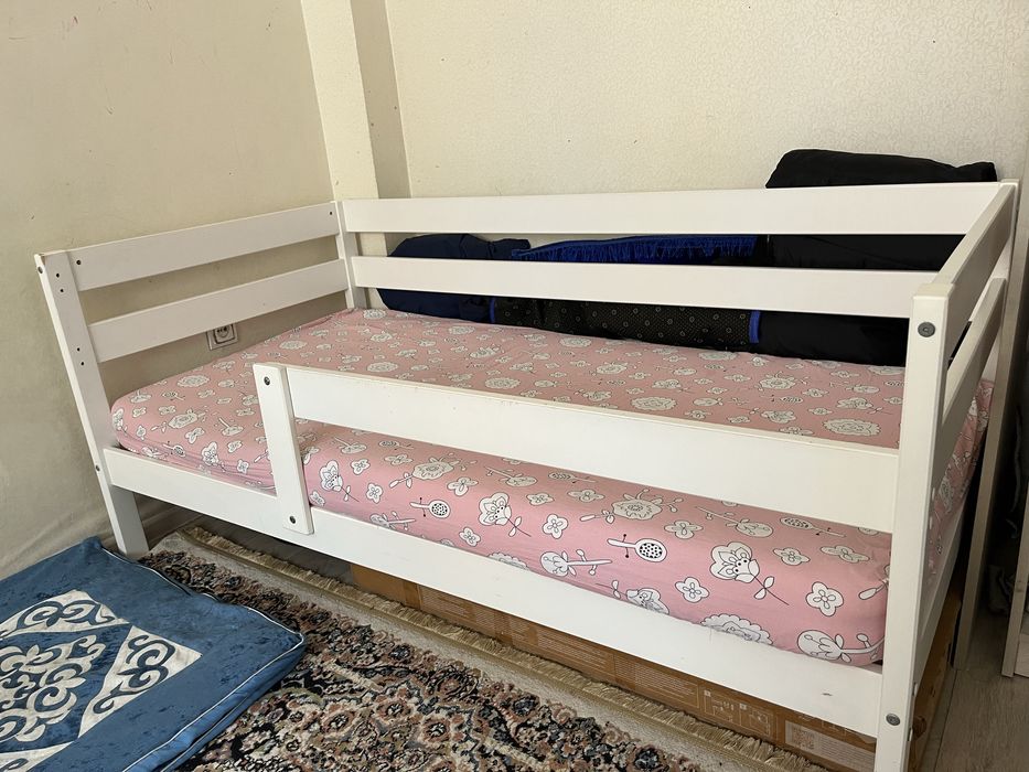 Деткая кровать 180/60