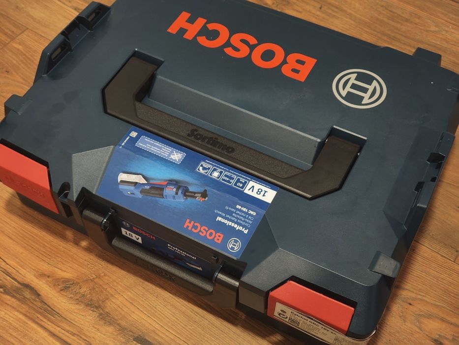 Cheie cu clichet Bosch GRC 18v 60NM + Acumulator GBA 4 Ah + GAL 18v-40 + Cutie