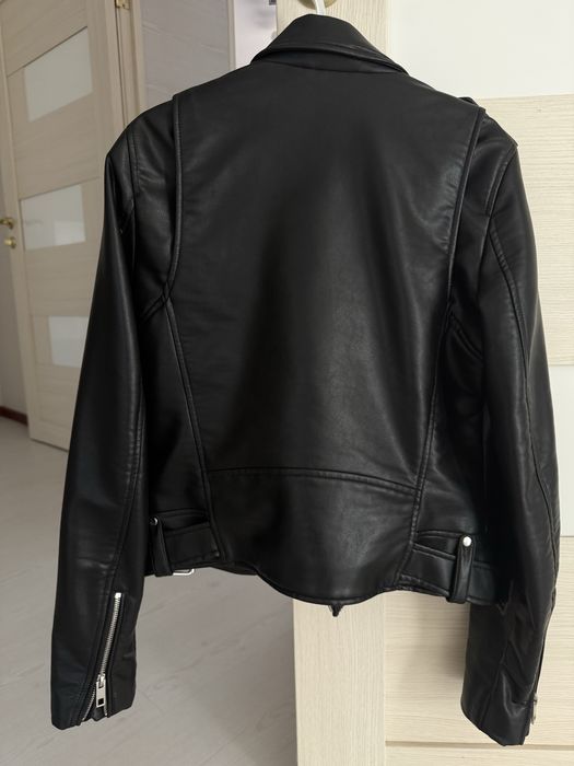 Продам куртку Zara, размер S,
