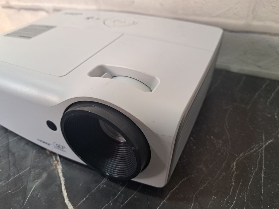 Продам проектор Vivitek D555 (идеал)