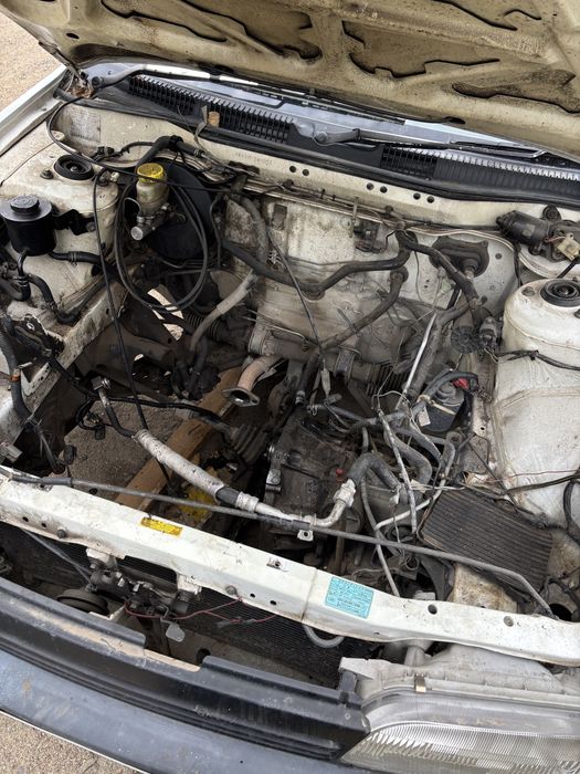 Nissan Avenir 1998 года
