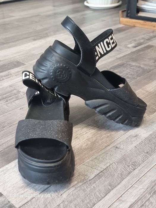 Сандали 38 номер