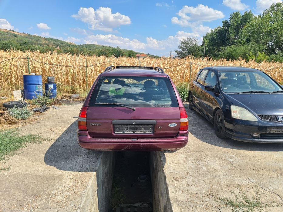 Форд Ескорт 1.6,бензин на части.
