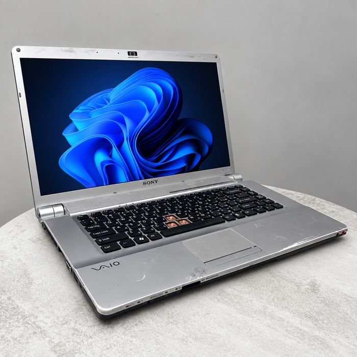 Sony VAIO 16.4″ для работы и учебы / большой экран / Radeon
