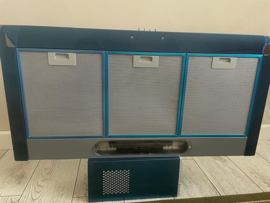 Продается Вытяжка новая