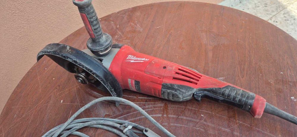 Електрически ъглошлайф Milwaukee  2200 W, 230 мм, 6600 об./мин, AGV 22-230 E