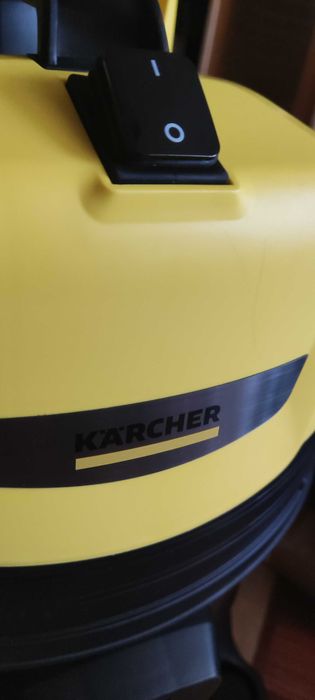 Пылесос Karcher .