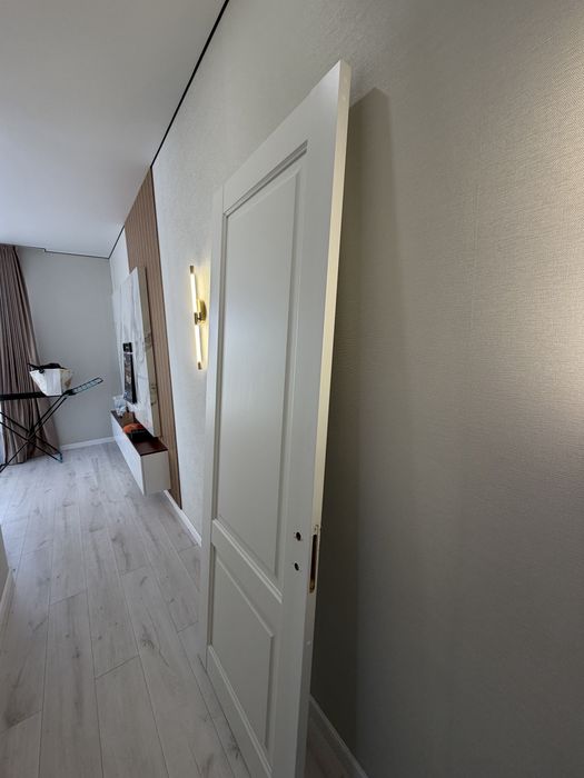 Продаю б/у двери с деффектом