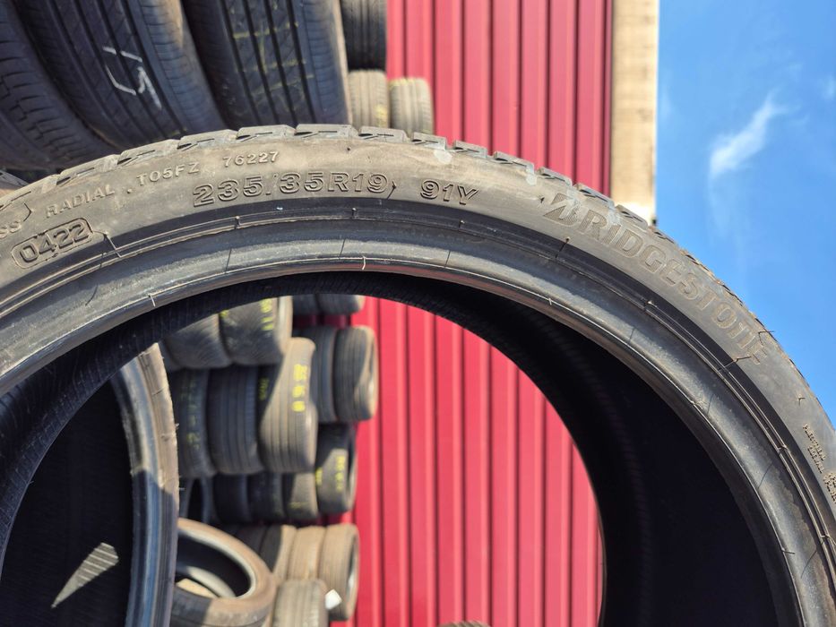 2 Anvelope de VARA - 235/35/19 - BRIDGESTONE - APP NOI - DOT 2022 !