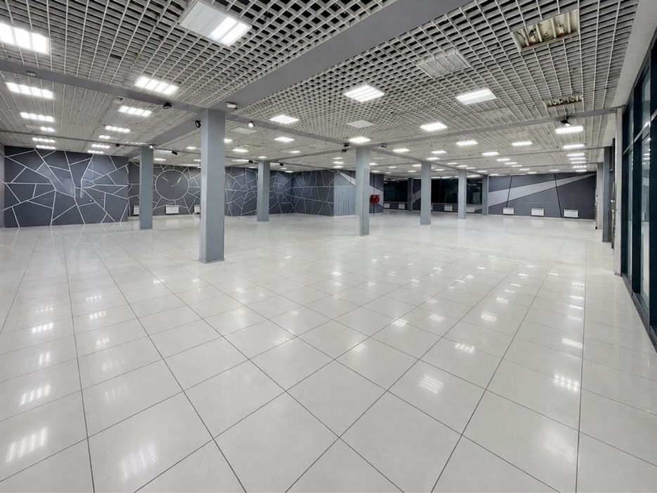 Аренда коммерческого помещения 664 м² под магазин одежды/масс-маркет