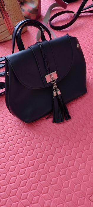 Чанти различни цветове