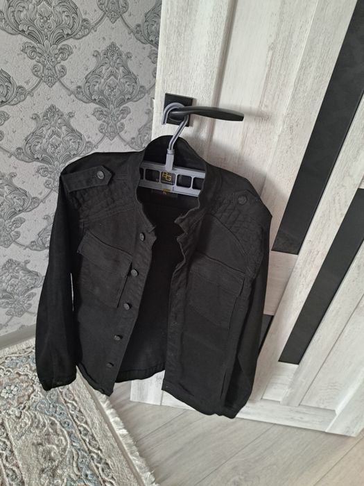 Продам мужской джинсовые костюм