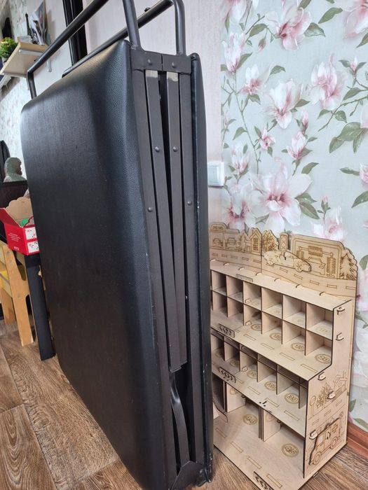 Продам кушетку . Новую .