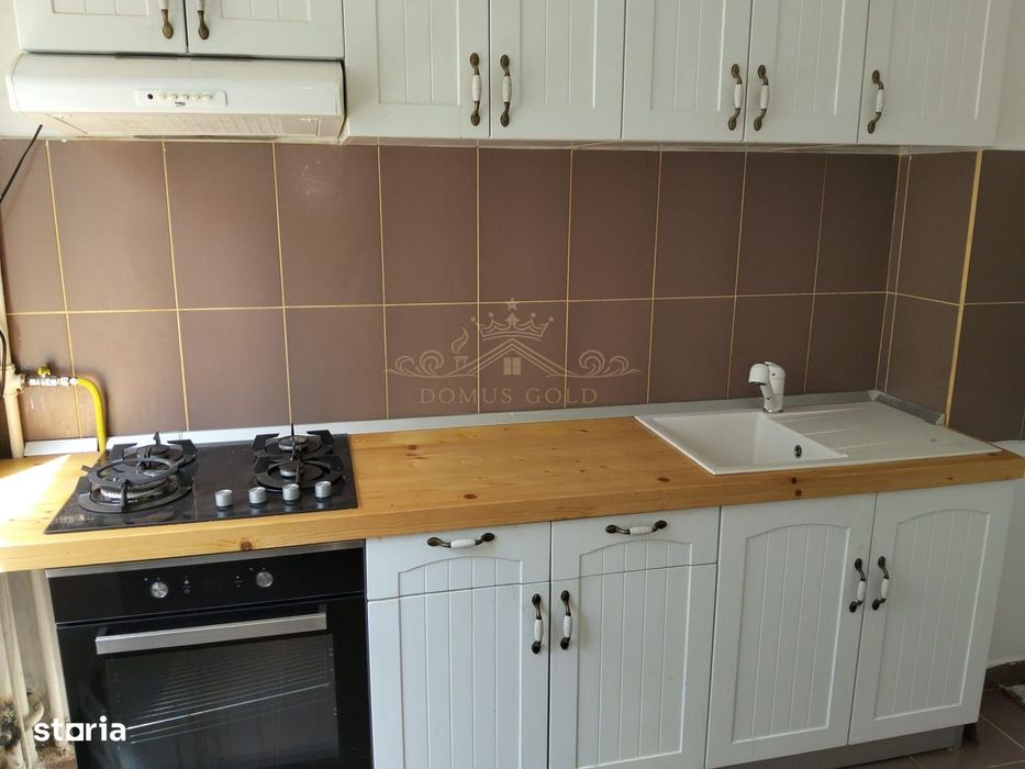 Vind apartament 3 camere in Gheorgheni .