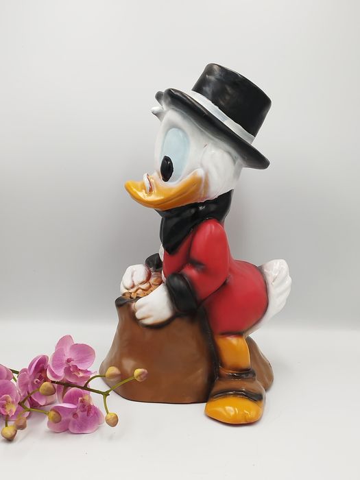Рядка винтидж фигурка на г-н Скрудж Макдък от 60-те години на Дисни –