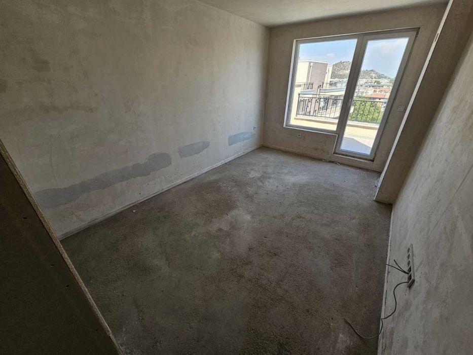 Продава се Тристаен апартамент в Пловдив, Южен - 172 кв.м за 756 €/кв.м - Снимка #4