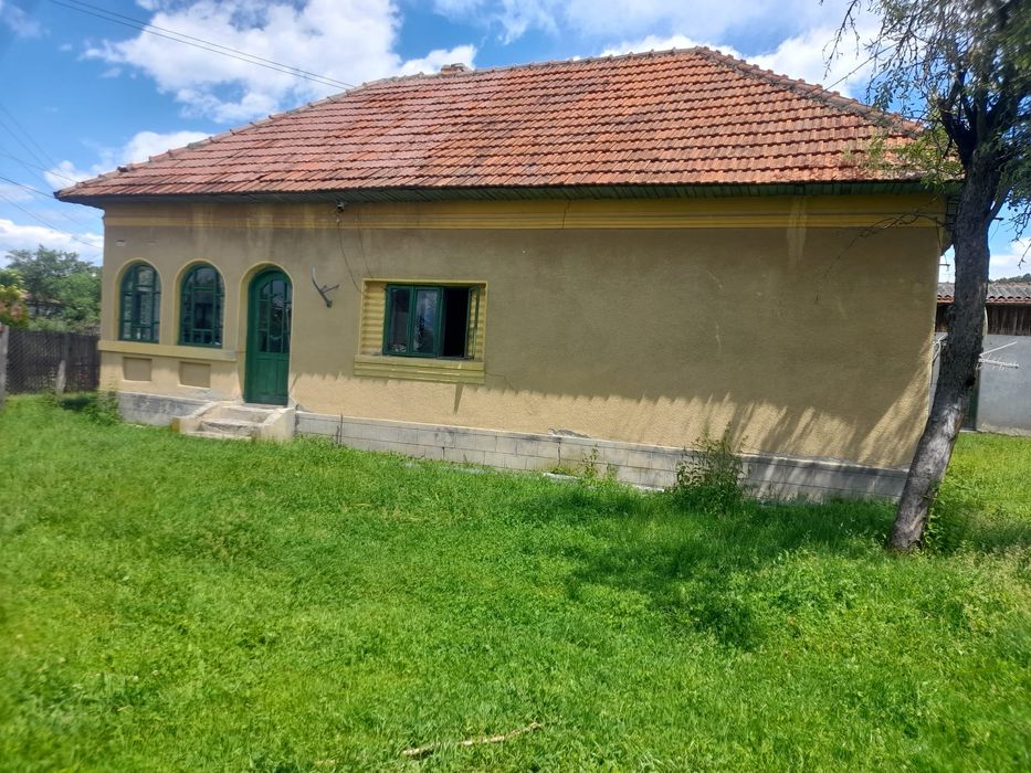 Casa Stâlpeni 1958 cu 940mp curte