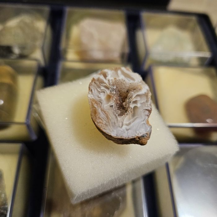 Колекция естествени камъни, Съкровищата на земята