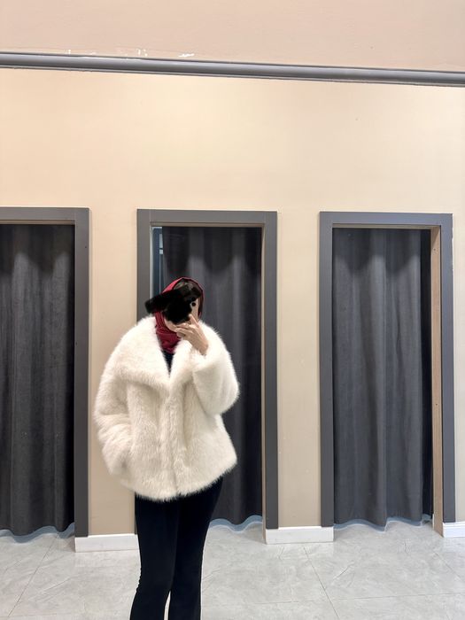 Продам шубу белого цвета