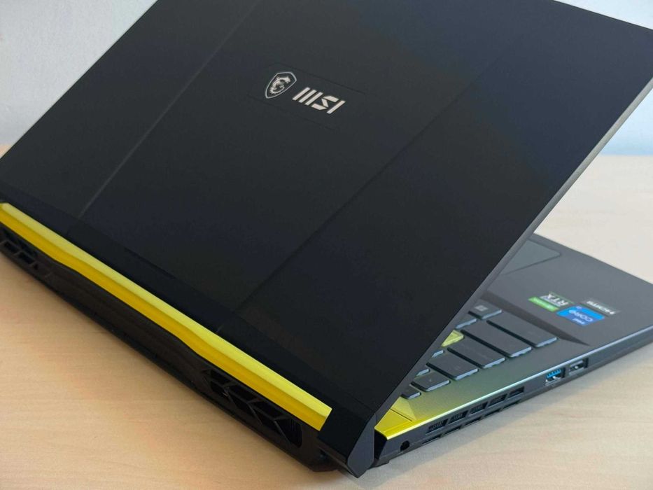 Бартер! MSI Crosshair 15'' / 14-ядрен Core™ i7-12700H / 32GB Ram / 1TB SSD / 1440p (QHD), 165Hz